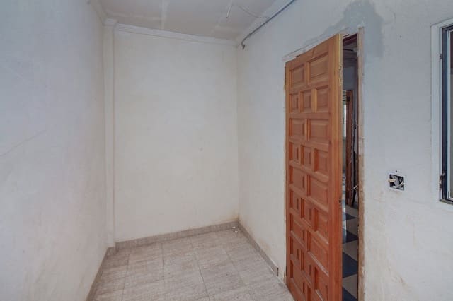 3 bedroom Townhouse for sale in Gandia - € 49,000 (Ref: 9486487)