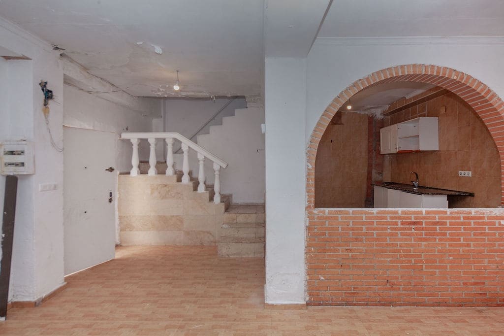 3 bedroom Townhouse for sale in Gandia - € 49,000 (Ref: 9486487)