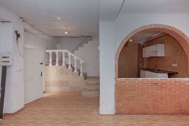 3 bedroom Townhouse for sale in Gandia - € 49,000 (Ref: 9486487)