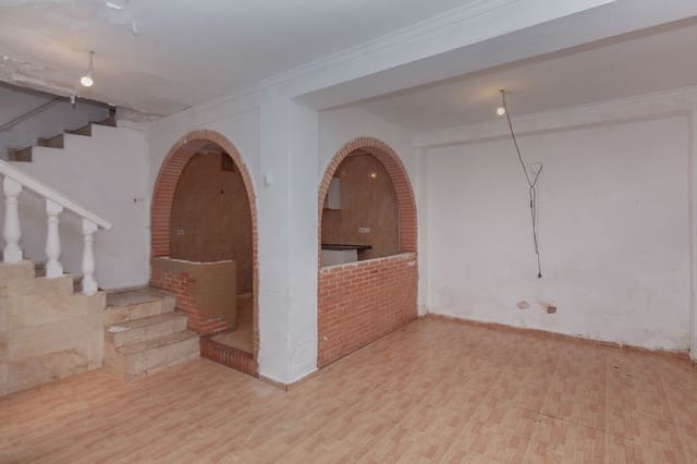 3 bedroom Townhouse for sale in Gandia - € 49,000 (Ref: 9486487)