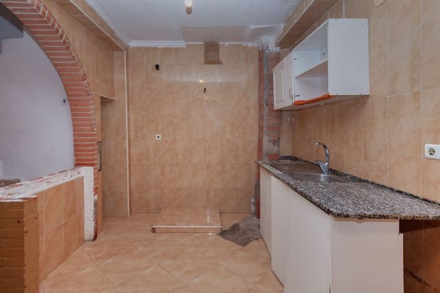 3 bedroom Townhouse for sale in Gandia - € 49,000 (Ref: 9486487)