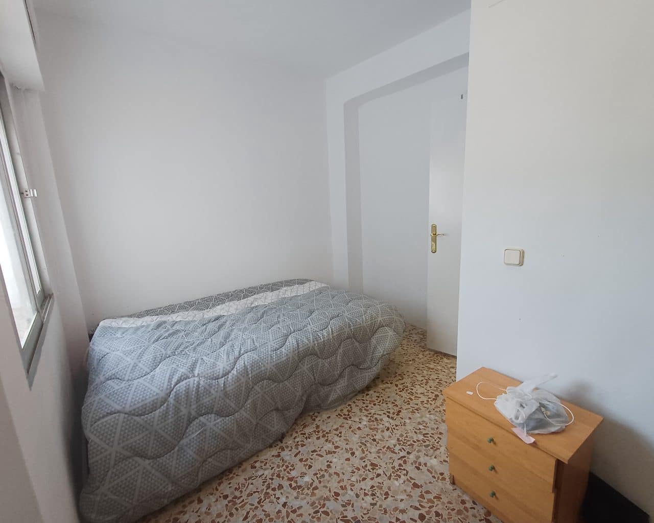 4 soveværelse Lejlighed til salg i Oliva - € 95.000 (Ref: 9616749)