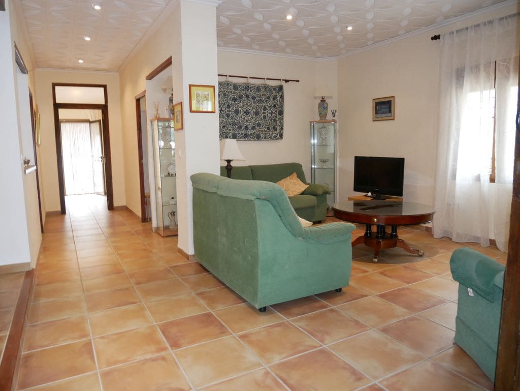 5 bedroom Villa for sale in La Drova with pool - € 299,000 (Ref: 9616755)