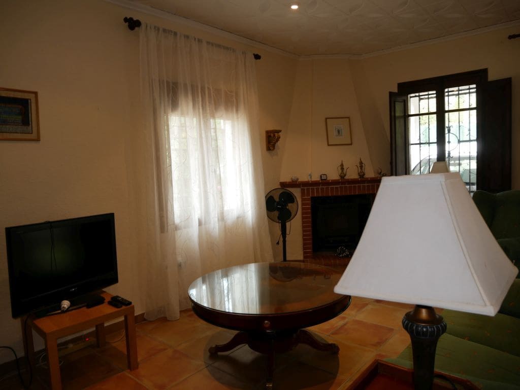 5 bedroom Villa for sale in La Drova with pool - € 299,000 (Ref: 9616755)