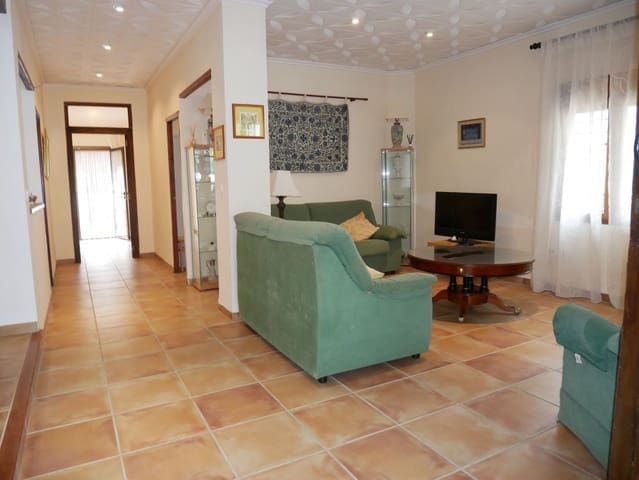 5 bedroom Villa for sale in La Drova, Barx with pool - € 299,000 (Ref: 9616755)