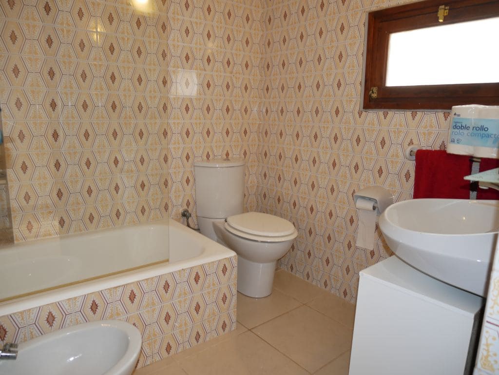 5 bedroom Villa for sale in La Drova with pool - € 299,000 (Ref: 9616755)