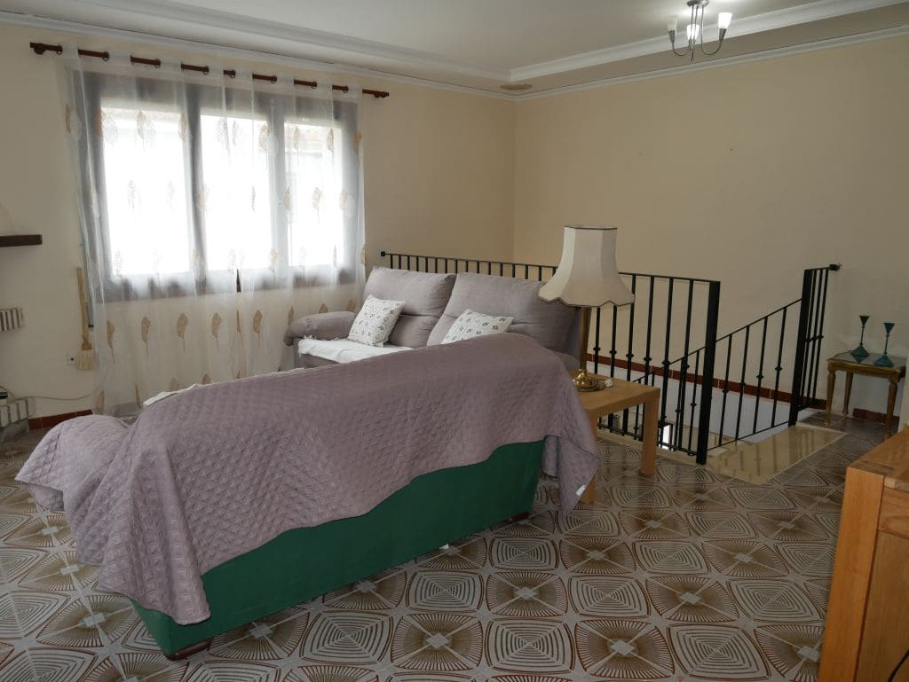 5 bedroom Villa for sale in La Drova with pool - € 299,000 (Ref: 9616755)