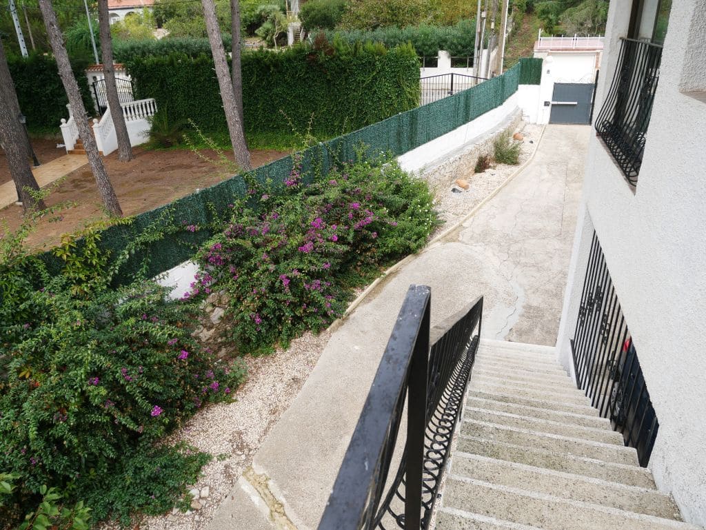 5 bedroom Villa for sale in La Drova with pool - € 299,000 (Ref: 9616755)