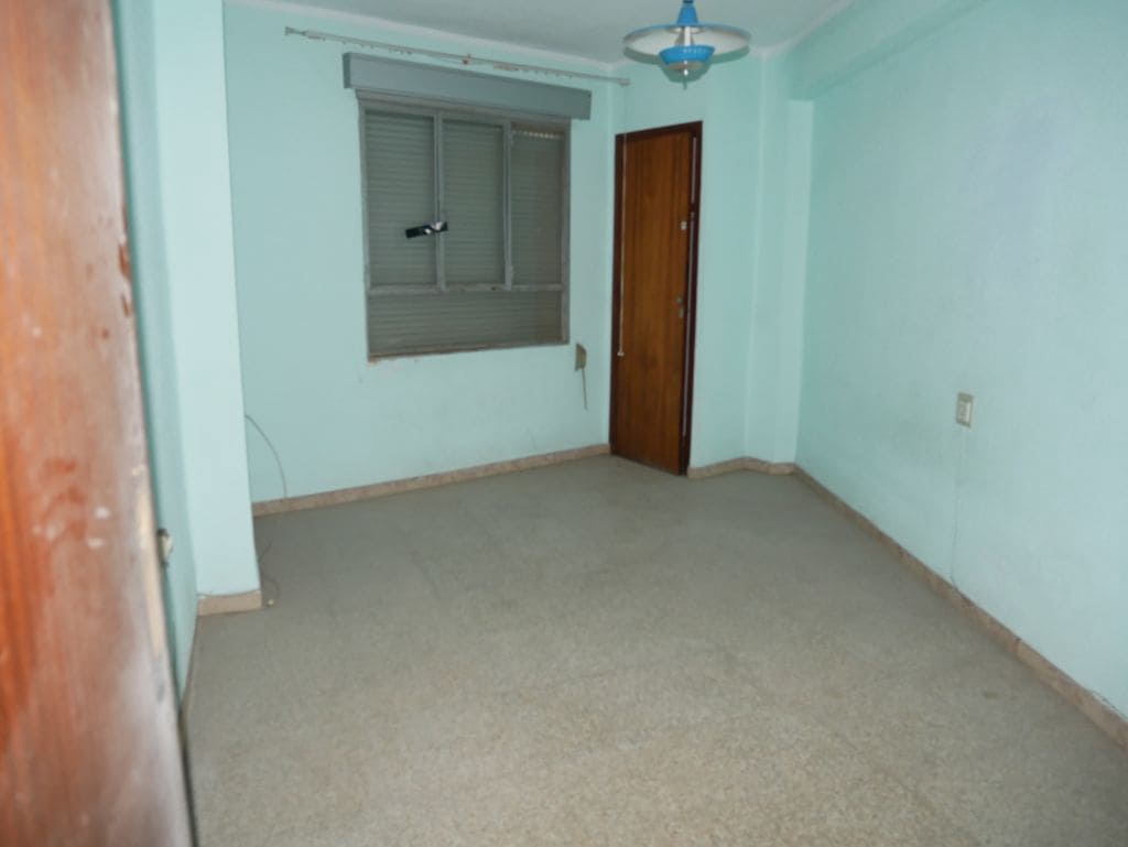 Apartamento de 3 habitaciones en Oliva en venta - 70.000 € (Ref: 9664357)