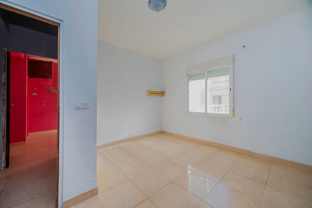 3 soveværelse Lejlighed til salg i Oliva - € 100.000 (Ref: 9696696)