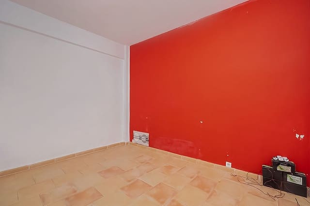 Apartamento de 3 habitaciones en Oliva Pueblo, Oliva en venta - 100.000 € (Ref: 9696696)