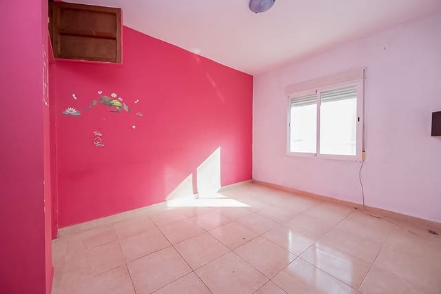 Apartamento de 3 habitaciones en Oliva Pueblo, Oliva en venta - 100.000 € (Ref: 9696696)