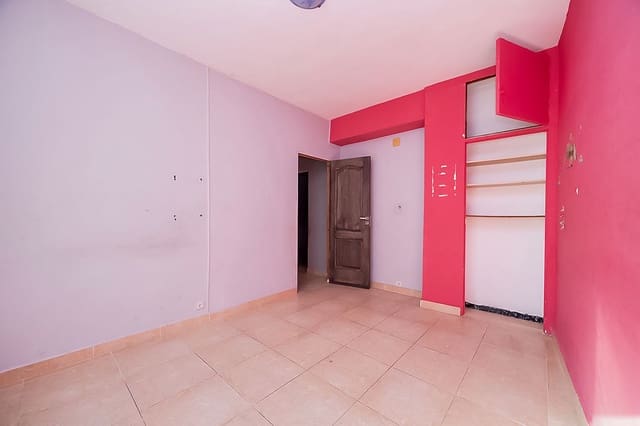 Apartamento de 3 habitaciones en Oliva Pueblo, Oliva en venta - 100.000 € (Ref: 9696696)