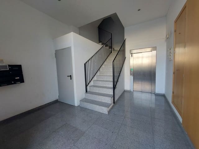 2 bedroom Apartment for sale in Gandia - € 88,200 (Ref: 9802510)