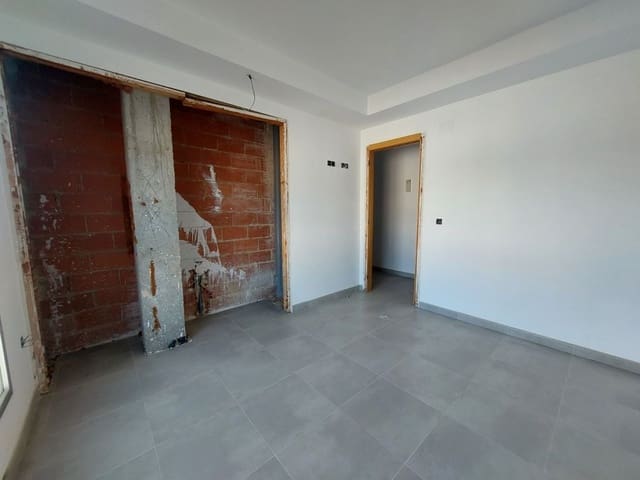 2 bedroom Apartment for sale in Gandia - € 88,200 (Ref: 9802510)