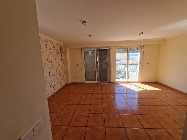 Casa de 3 habitaciones en Daimús en venta con piscina - 210.000 € (Ref: 9813459)