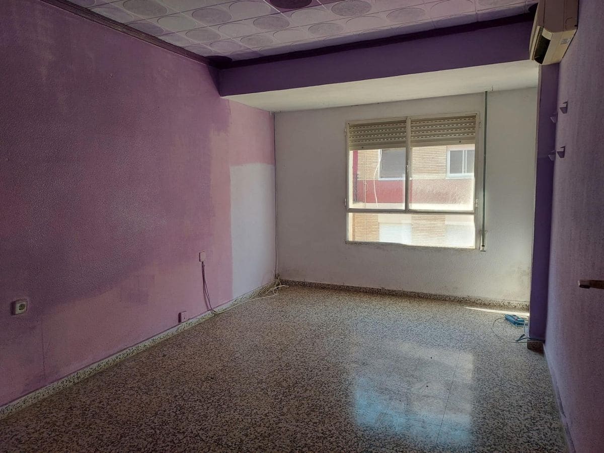 3 slaapkamer Appartement te koop in Gandia - € 65.000 (Ref: 9823267)