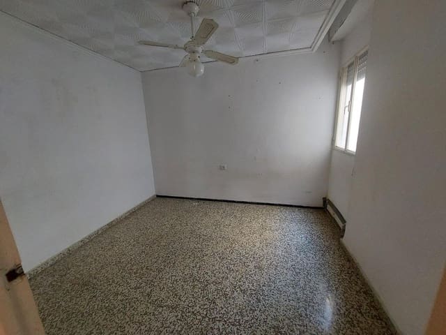 3 slaapkamer Appartement te koop in Gandia - € 65.000 (Ref: 9823267)