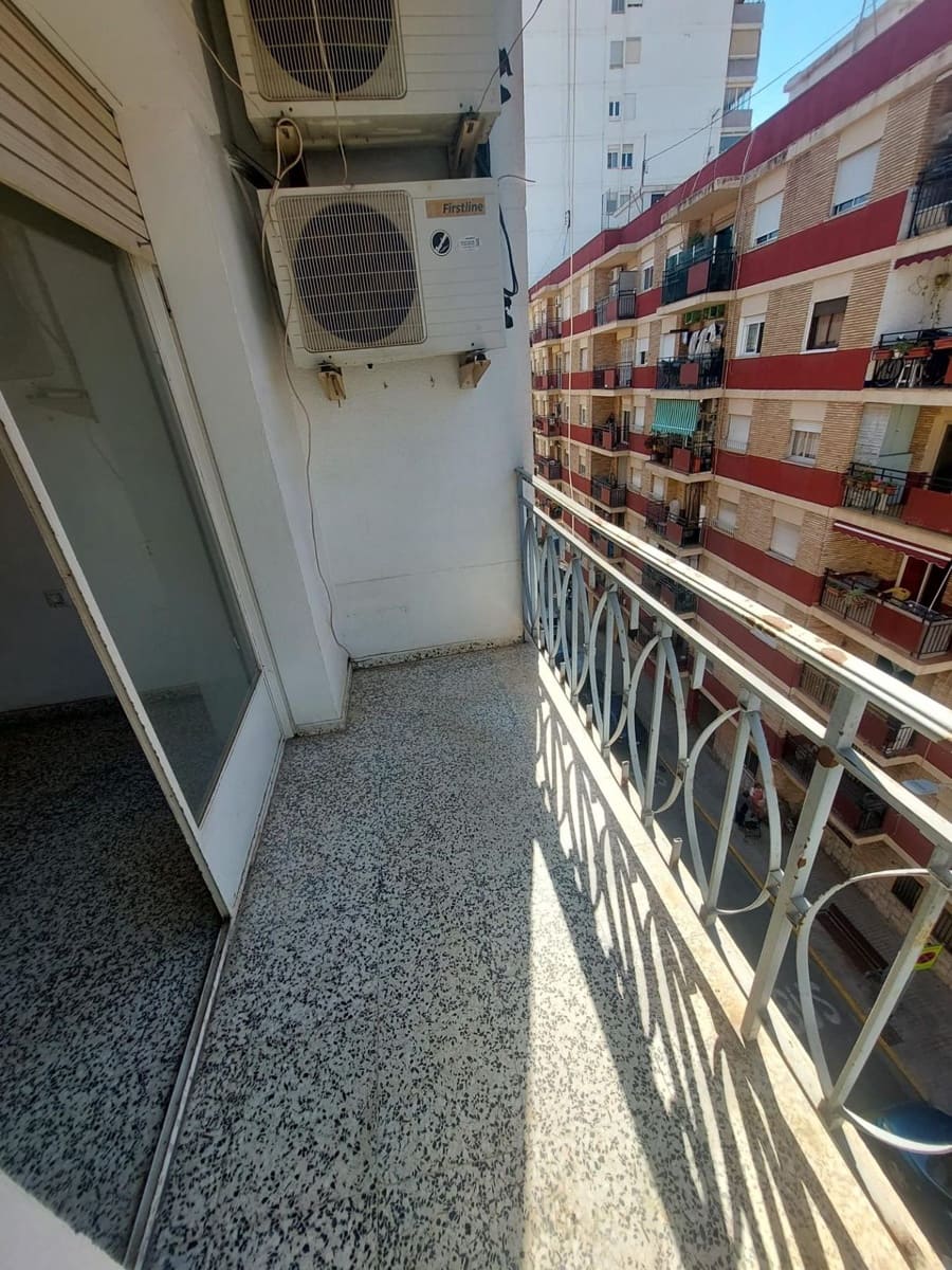 3 slaapkamer Appartement te koop in Gandia - € 65.000 (Ref: 9823267)
