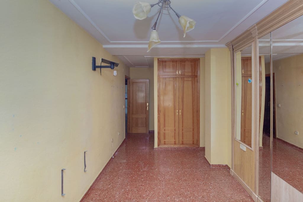 3 slaapkamer Appartement te koop in Gandia - € 99.000 (Ref: 9823268)
