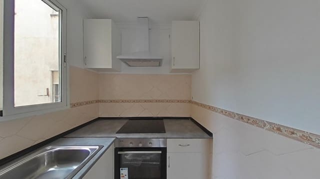 4 bedroom Apartment for sale in Gandia - € 120,000 (Ref: 9890701)