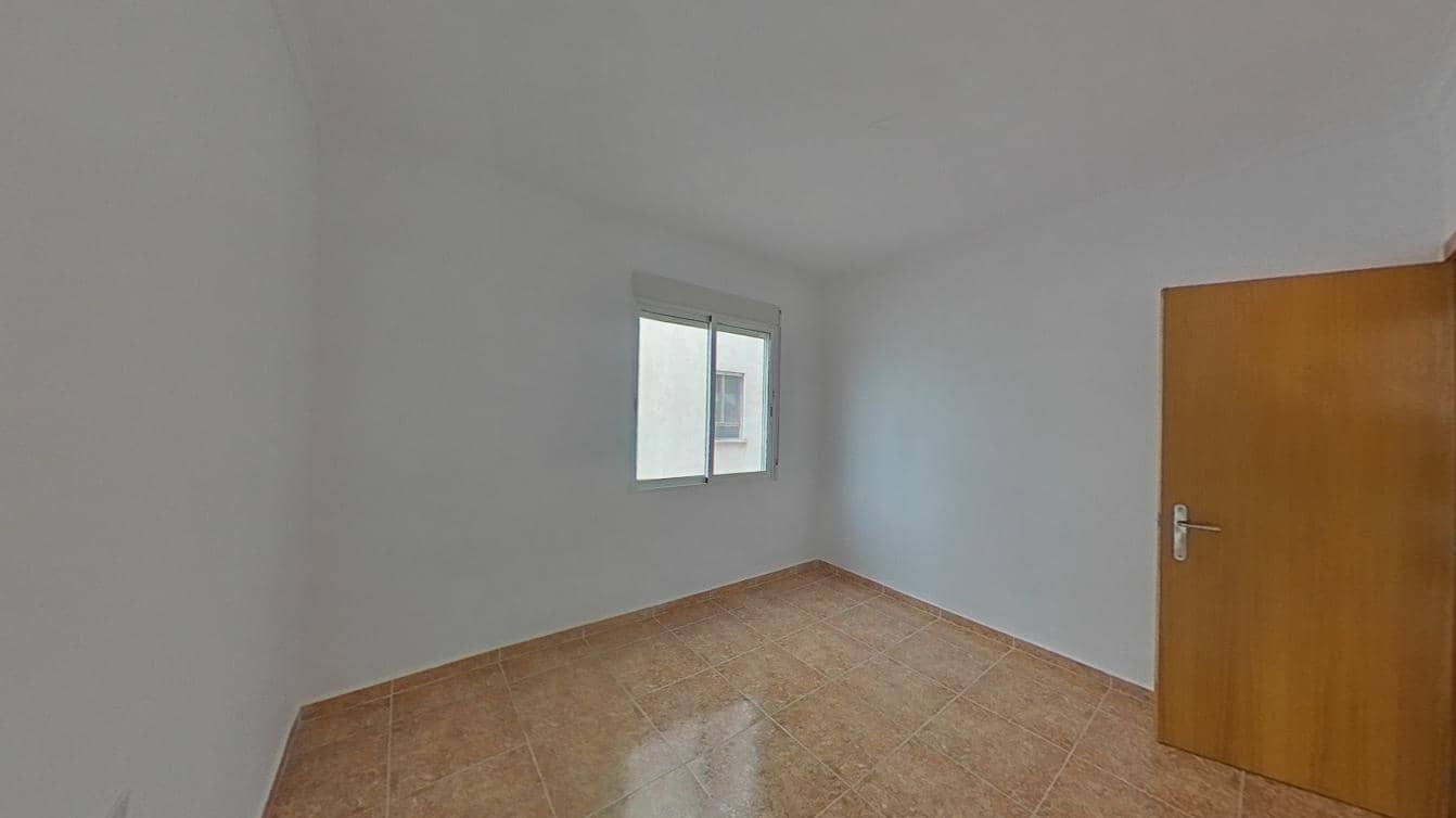 4 chambre Appartement à vendre à Gandia - 120 000 € (Ref: 9890701)