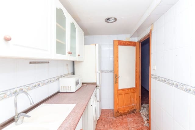 3 bedroom Apartment for sale in Gandia - € 69,000 (Ref: 9979212)
