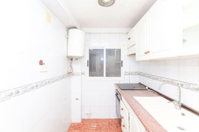 3 bedroom Apartment for sale in Gandia - € 69,000 (Ref: 9979212)