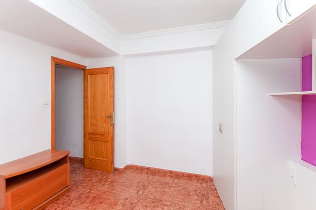 3 bedroom Apartment for sale in Gandia - € 69,000 (Ref: 9979212)