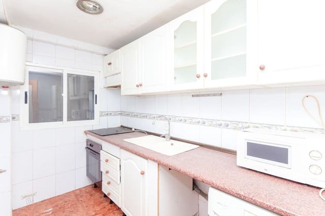 3 bedroom Apartment for sale in Gandia - € 69,000 (Ref: 9979212)