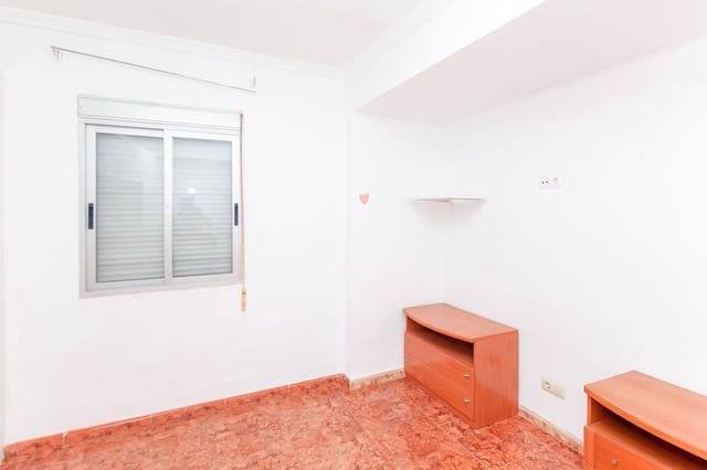 3 bedroom Apartment for sale in Gandia - € 69,000 (Ref: 9979212)