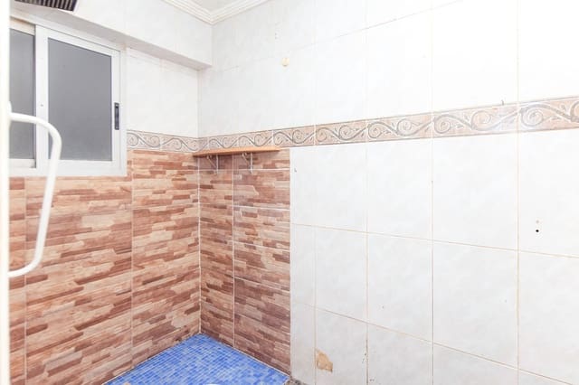 3 bedroom Apartment for sale in Gandia - € 69,000 (Ref: 9979212)