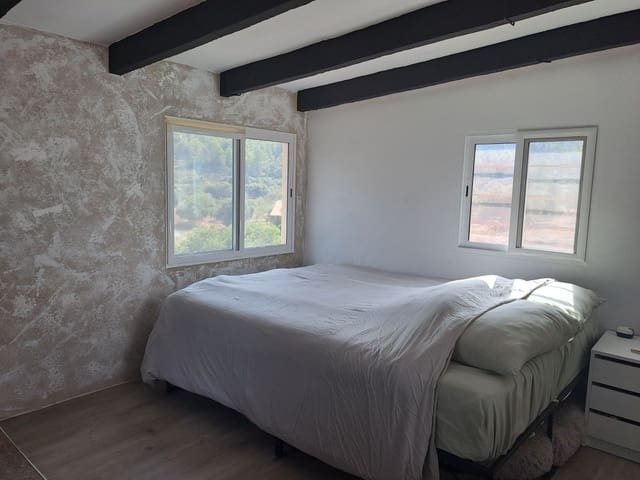 Finca/Country House for sale in Ascó - € 54,000 (Ref: 9417806)