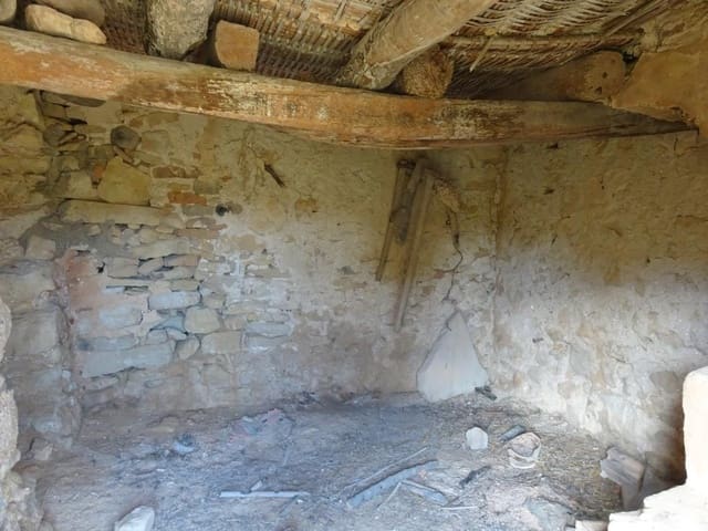 Finca/Herregård til salgs i Vinebre - € 15 000 (Ref: 9953439)