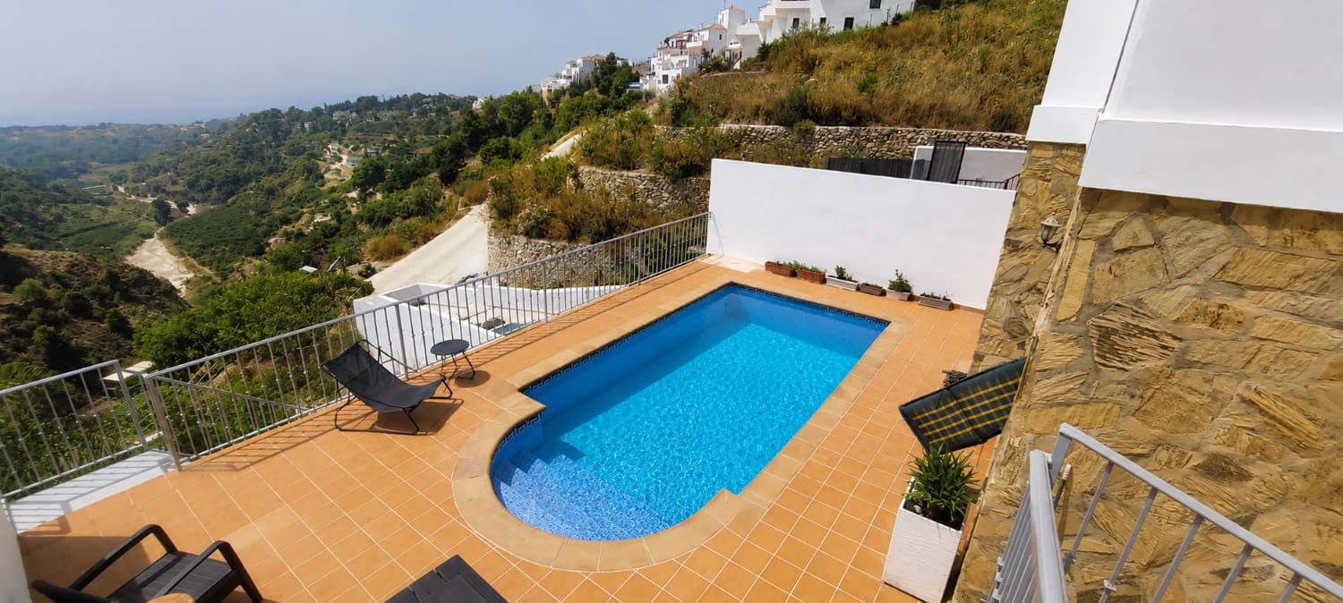 3 bedroom Villa for sale in Frigiliana with pool - € 950,000 (Ref: 10020128)