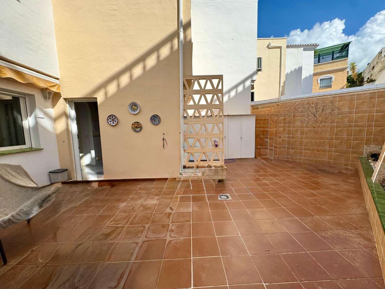 3 makuuhuone Rivitalo myytävänä paikassa Nerja mukana uima-altaan 
autotalli - 399 000 € (Ref: 10141664)