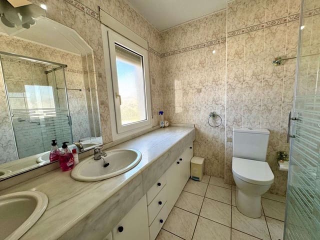 3 soverom Rekkehus til salgs i Nerja med svømmebasseng garasje - € 399 000 (Ref: 10141664)