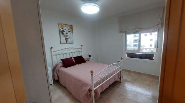 2 bedroom Beach Apartment for rent in Torrox with pool - € 850 (Ref: 10166084)