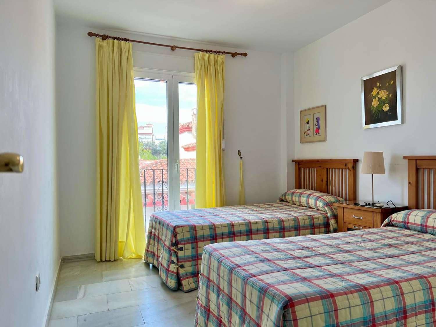 2 bedroom Apartment for sale in Burriana, Nerja with pool € 265,000