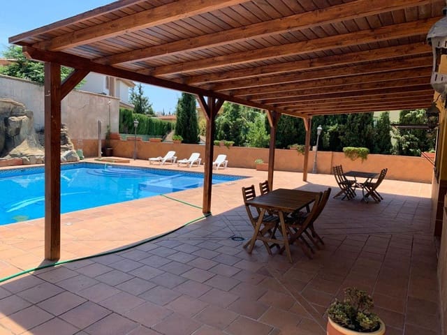 9 soveværelse Villa til salg i Campus de la Salud, Granada by med swimmingpool - € 1.800.000 (Ref: 8708061)