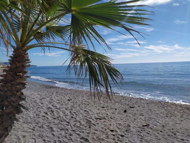 2 soveværelse Lejlighed til salg i El Peñoncillo, Torrox - € 320.000 (Ref: 9012826)