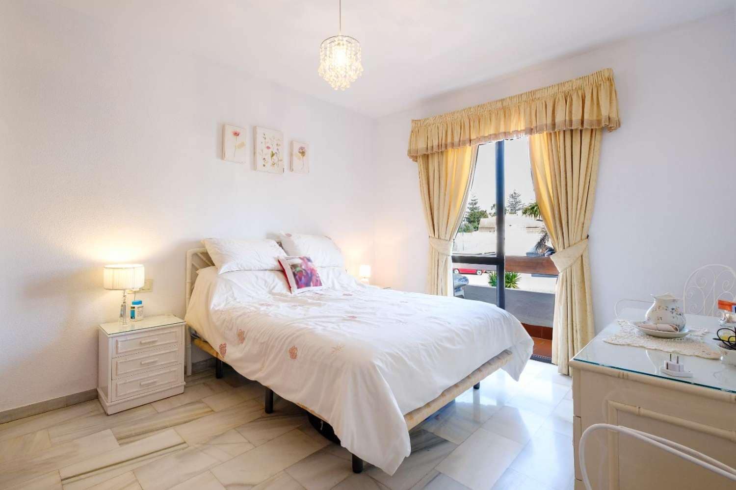 2 bedroom Apartment for sale in Nerja with pool - € 499,000 (Ref: 9062377)