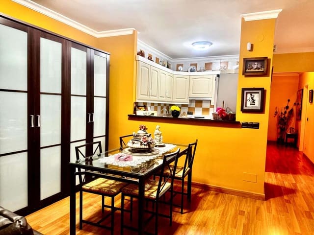 3 sovrum Lägenhet till salu i Centro Internacional, Torrox med pool - 279 900 € (Ref: 9202475)