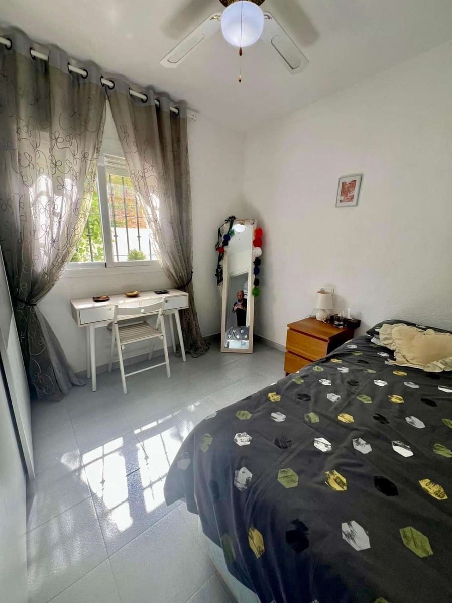 2 soveværelse Lejlighed til salg i Torrox med swimmingpool - € 215.000 (Ref: 9219986)