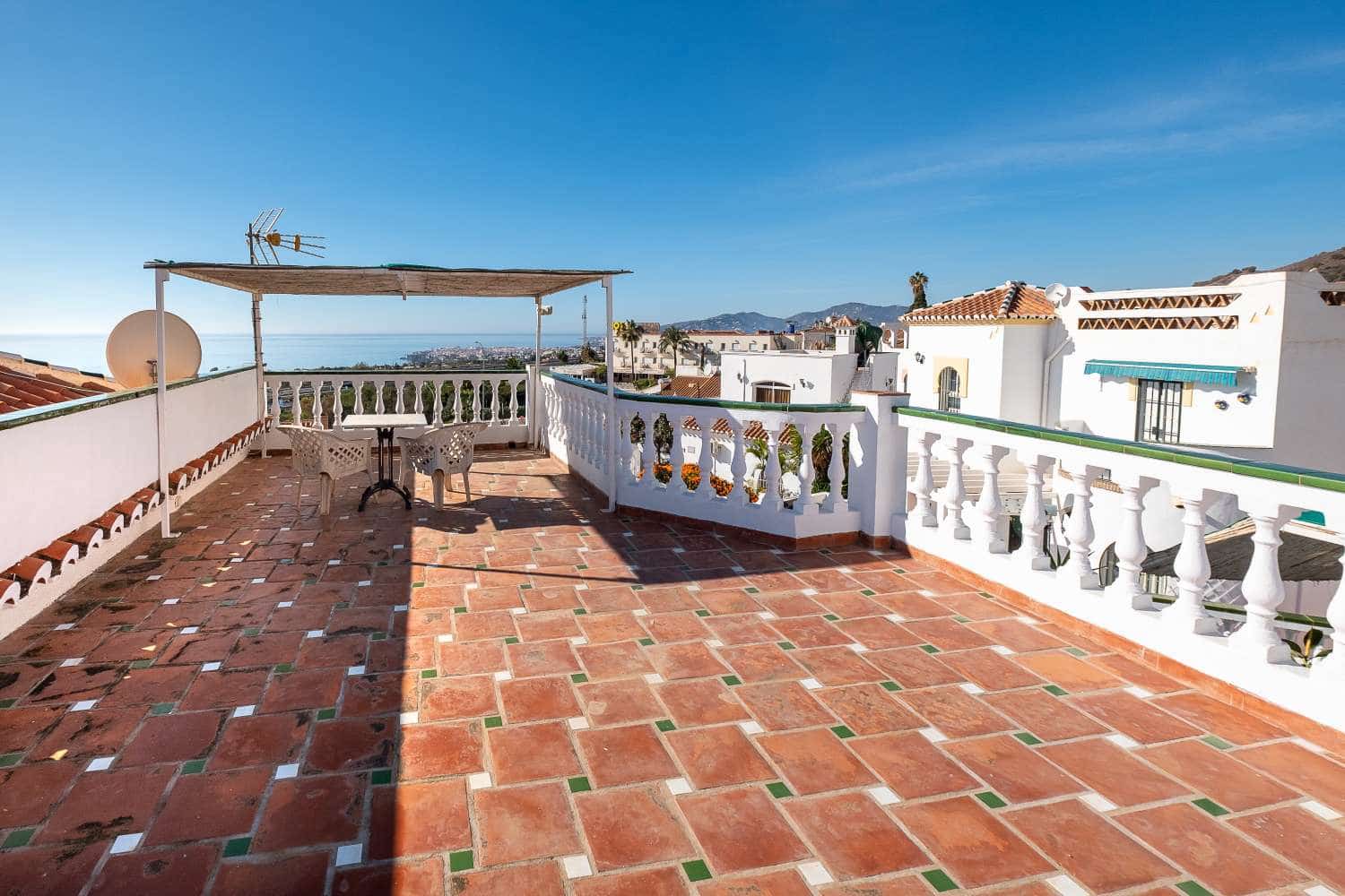 5 sypialnia Dom na sprzedaż w Nerja - 499 000 € (Ref: 9296652)