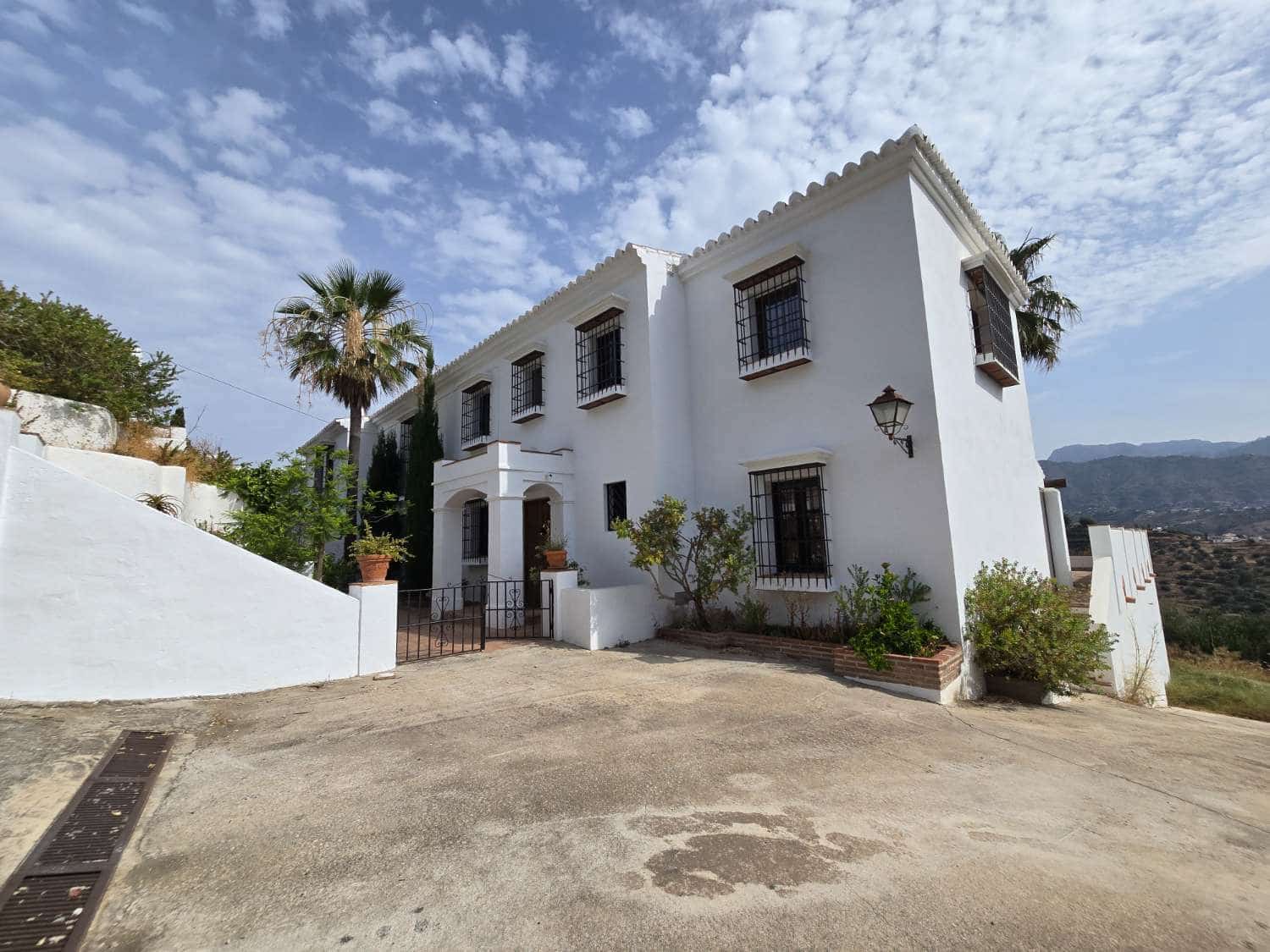 7 soveværelse Byhus til salg i Torrox med swimmingpool - € 880.000 (Ref: 9296653)