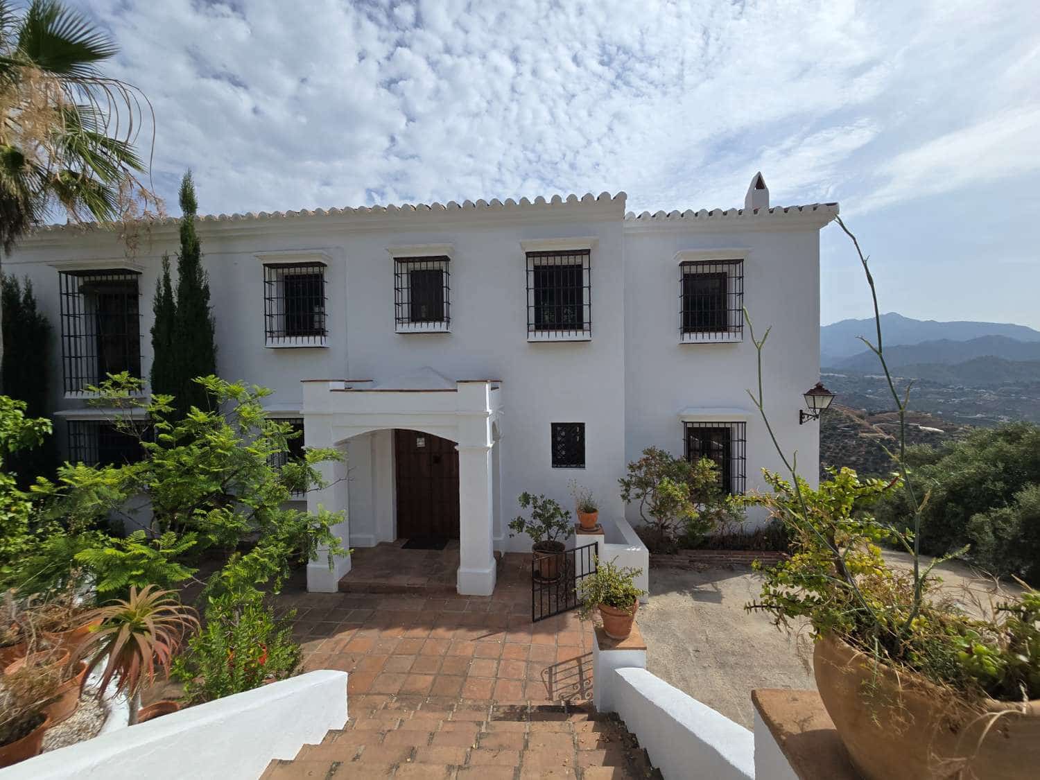 7 soveværelse Byhus til salg i Torrox med swimmingpool - € 880.000 (Ref: 9296653)