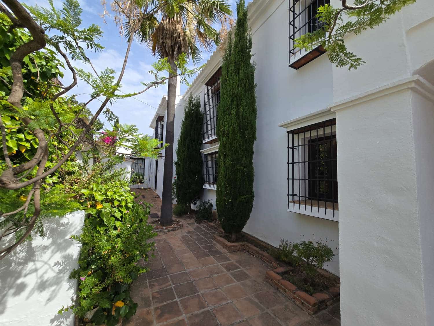 7 soveværelse Byhus til salg i Torrox med swimmingpool - € 880.000 (Ref: 9296653)