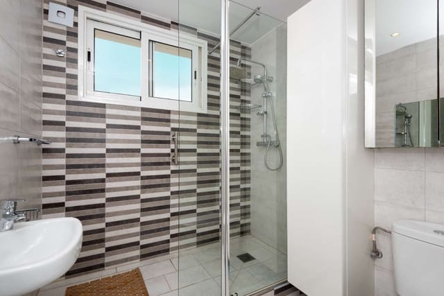 2 soverom Strandleiligheter til salgs i Avda Pescia - Ctra de Frigiliana, Nerja med svømmebasseng - € 350 000 (Ref: 9296656)