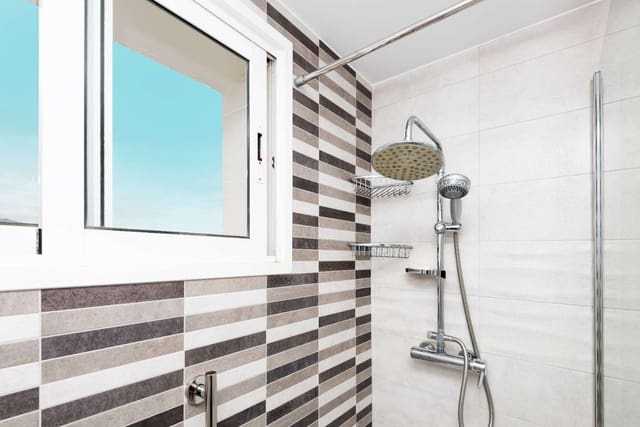 2 soverom Strandleiligheter til salgs i Avda Pescia - Ctra de Frigiliana, Nerja med svømmebasseng - € 350 000 (Ref: 9296656)